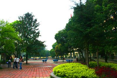 北川羌族自治县七一职业中学学校简介 北川羌族自治县七一职业中学学校简介