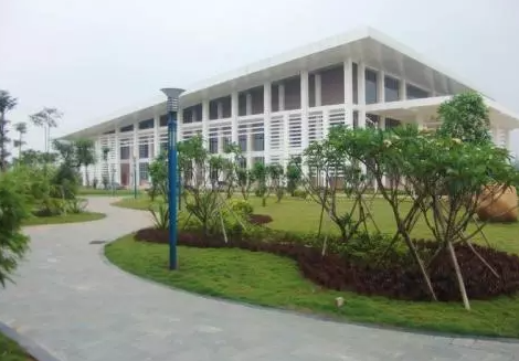 初中毕业男孩学什么技术最好