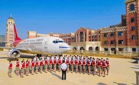 成都航空学院学费多少