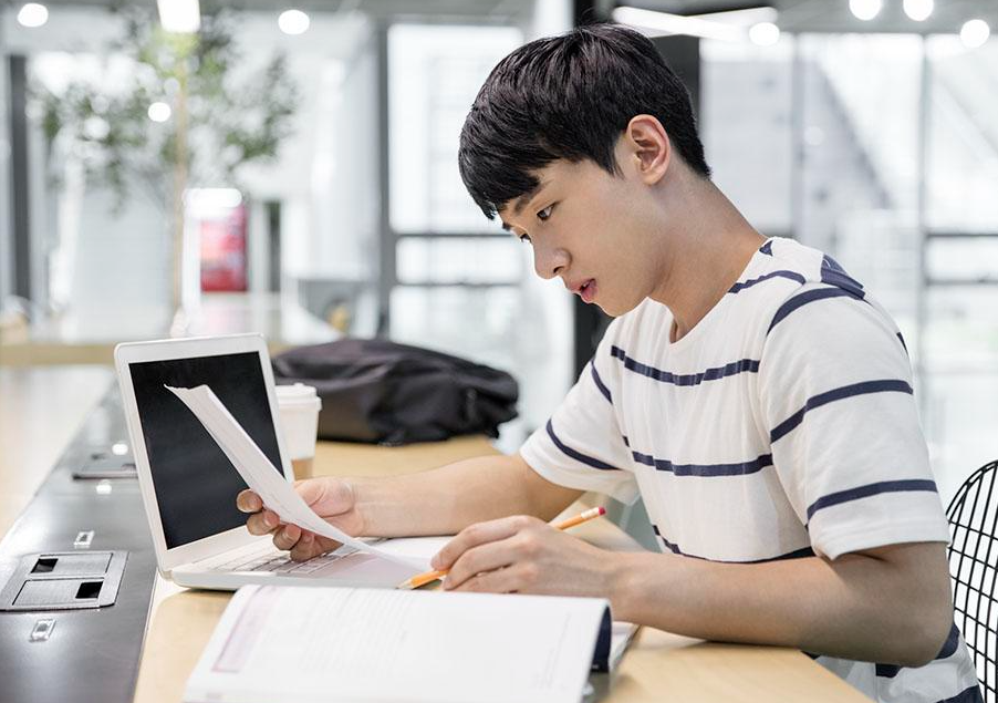 初中毕业生学什么专业好男孩