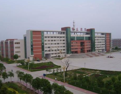 成都市职业技术学校排名