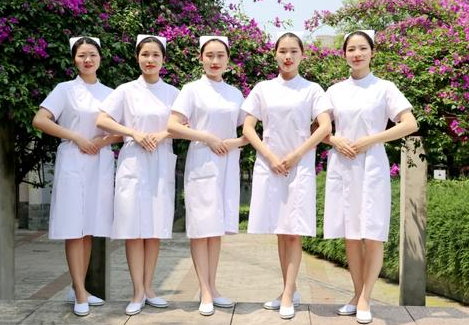 现在女孩初中毕业了学什么技术好