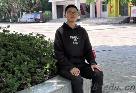 四川省商贸学校 四川省商贸学校