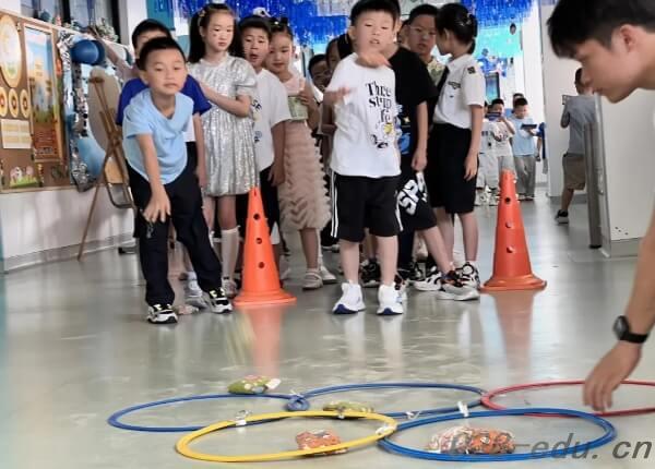 成都新世纪外国语学校