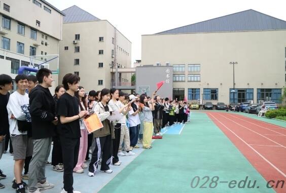 成都市文化艺术学校