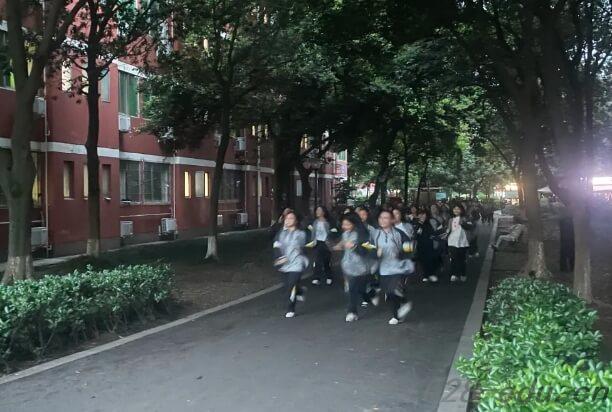 四川托普计算机职业学校 四川托普计算机职业学校