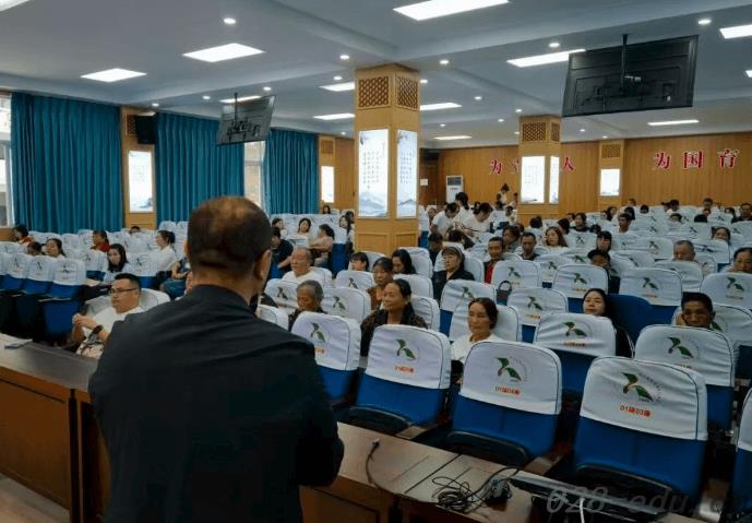 四川省崇州市怀远中学