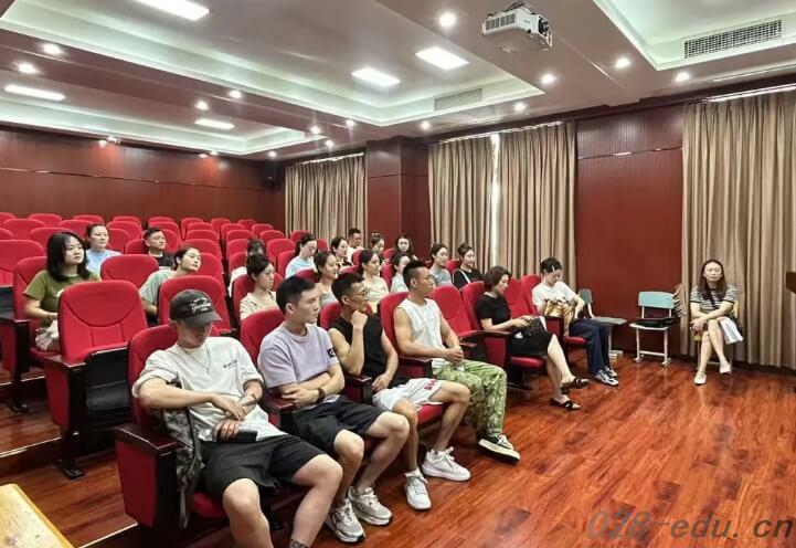 成都市文化艺术学校 成都市文化艺术学校