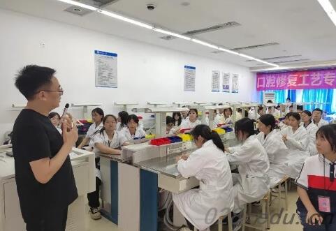 成都铁路卫生学校 成都铁路卫生学校