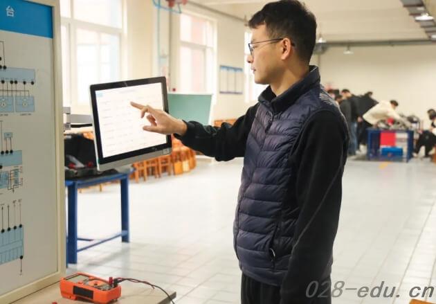 四川托普信息技术职业学院