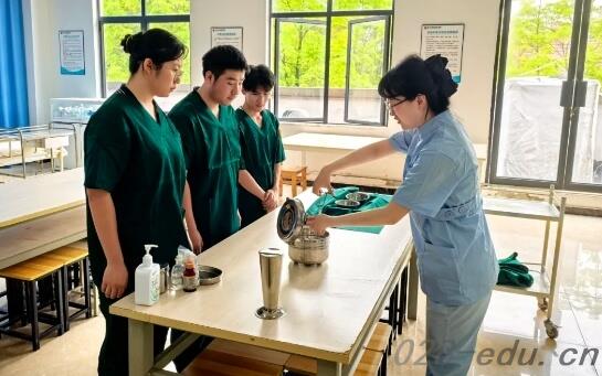 四川五月花技师学院 四川五月花技师学院