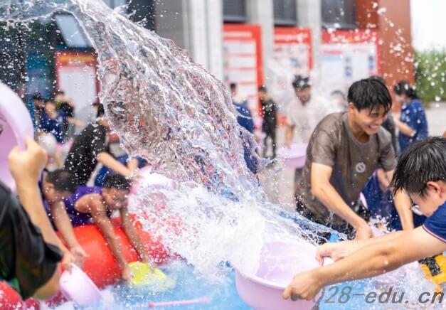 成都万通高级技工学校 成都万通高级技工学校