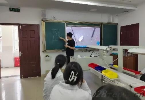 成都铁路卫生学校 成都铁路卫生学校