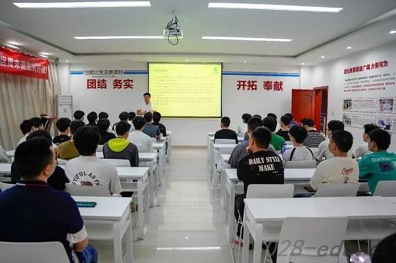 成都万通高级技工学校