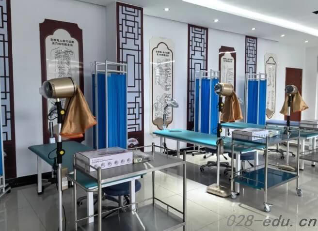 成都万通职业技术学校 成都万通职业技术学校