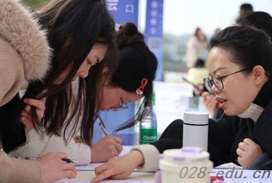 四川卫生康复职业学院