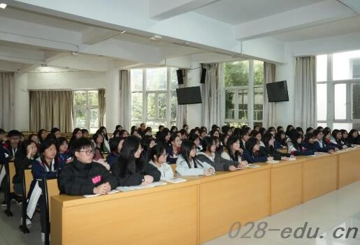 成都铁路卫生学校