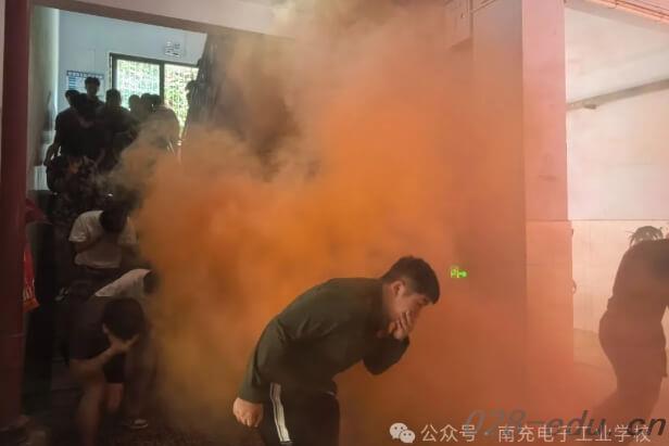 南充电子工业学校 南充电子工业学校