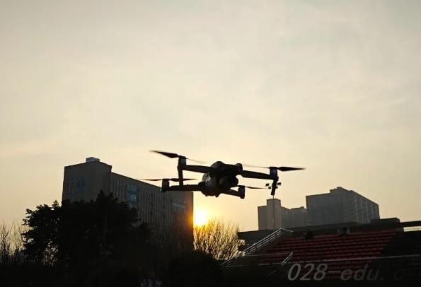 四川希望汽车技师学院 四川希望汽车技师学院