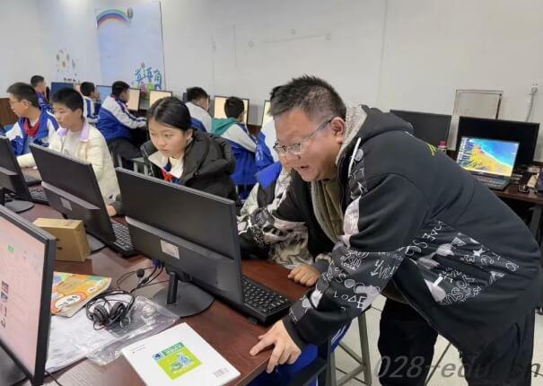 成都佳兴外国语学校