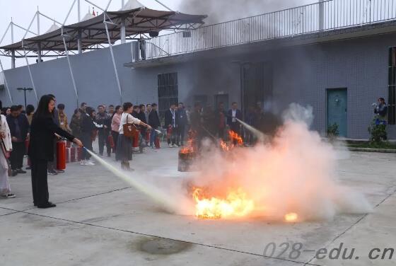 四川矿产机电技师学院