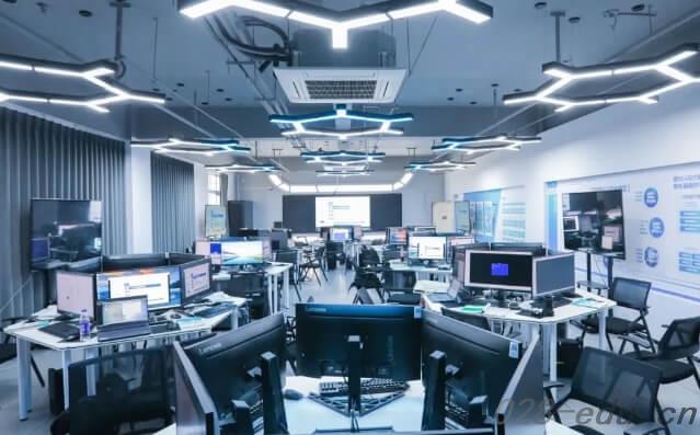 成都泛美航空旅游职业学校 成都泛美航空旅游职业学校