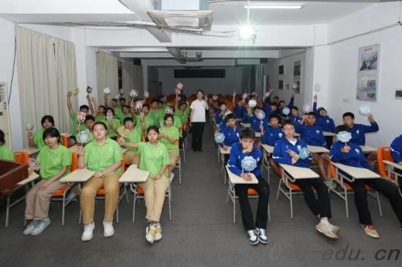 成都华商理工职业学校 成都华商理工职业学校